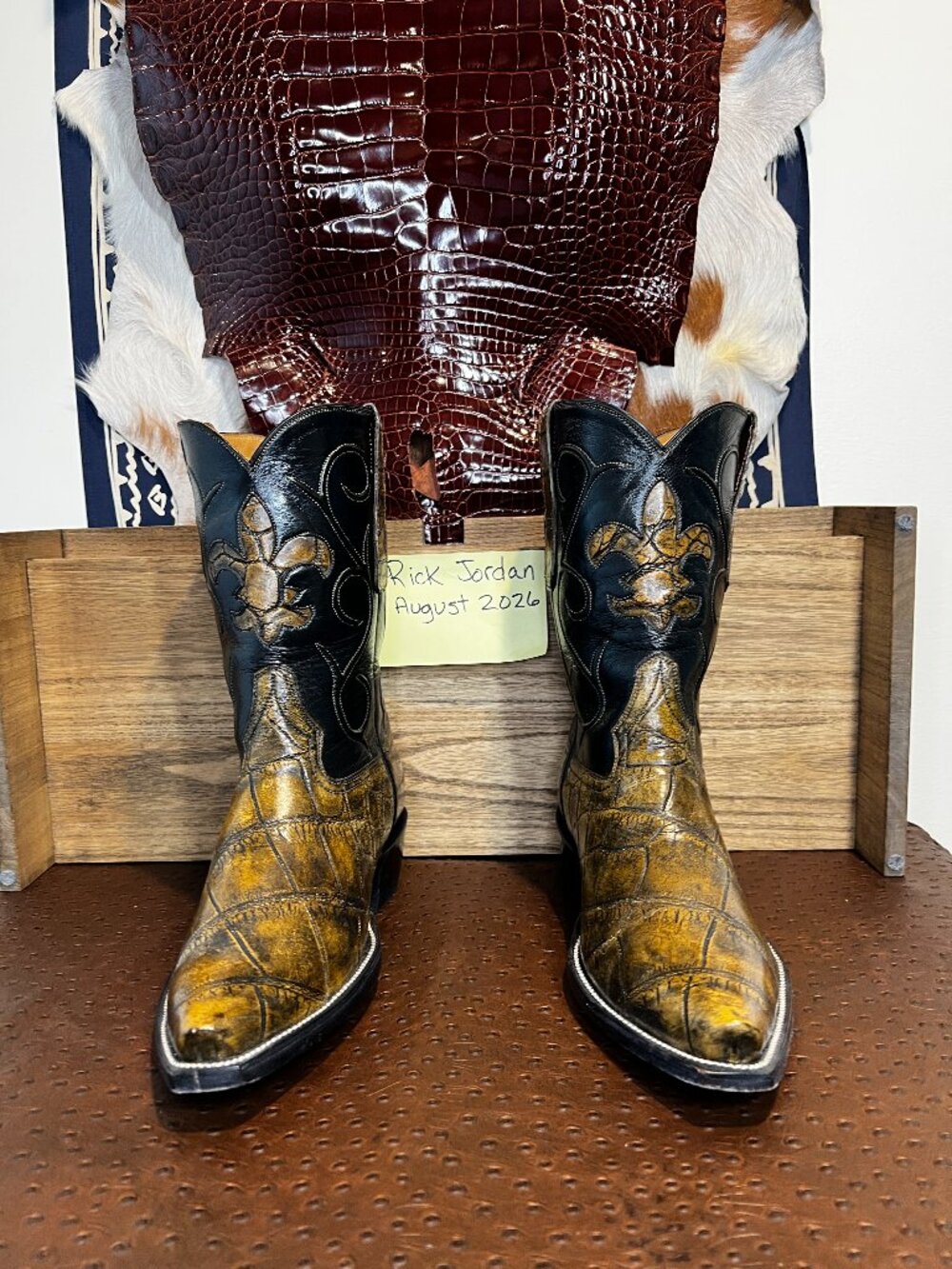 Custom Giant American Alligator Scaled Cowboy Boots in Men's Size 11D
